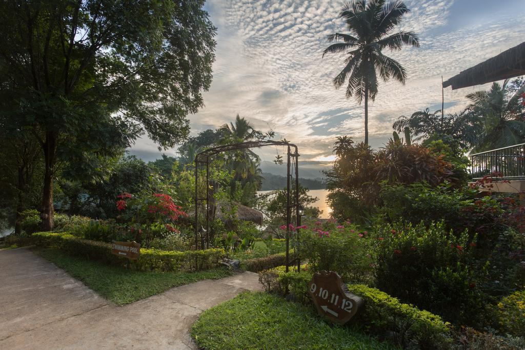 Oruthota Chalets Kandy Exterior foto